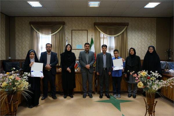 تقدیر از دانش آموزان برتر استان همدان در طرح ایران دیجیتال