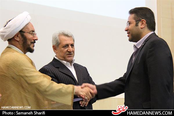 رییس پلیس فتای همدان و کارشناس اداره کل ارتباطات و فناوری اطلاعات استان همدان مهمانان برنامه پرسمان این هفته رادیو  با موضوع پدافند غیرعامل و تهدیدات فضای سایبری بودند.