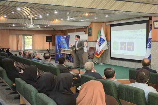 نشست بررسی مخاطرات فضای سایبری و رفتار مسئولانه در همدان برگزار شد