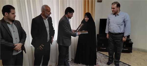 تقدیر و تجلیل از خانواده شهید شهر همدان انجام شد