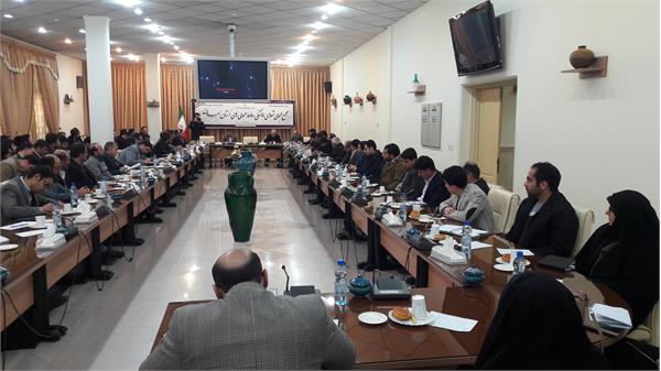 افتخار به گذشته و امید به آینده